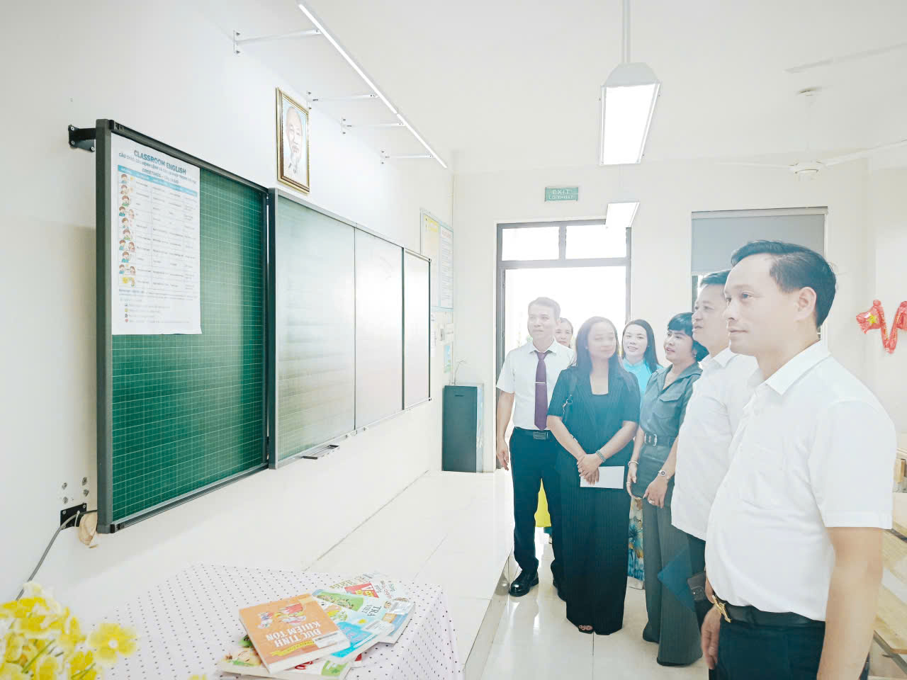 Lãnh đạo xã Bình Minh
