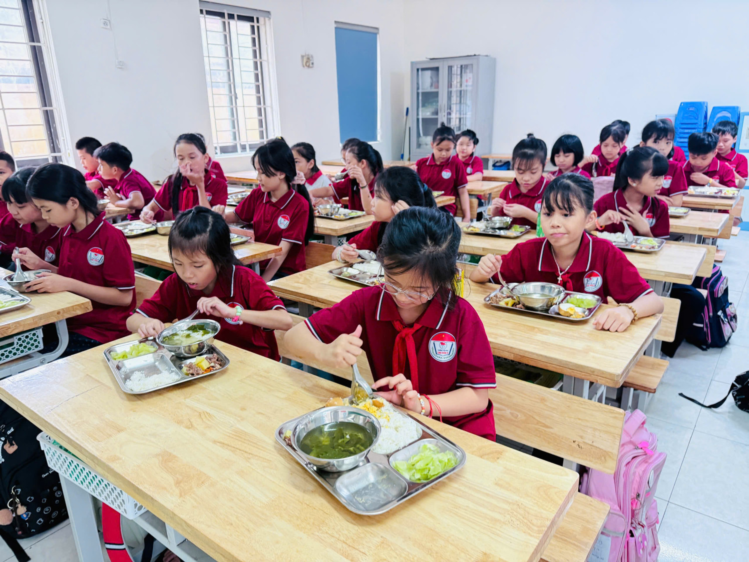 Bữa ăn của HS nhà trường