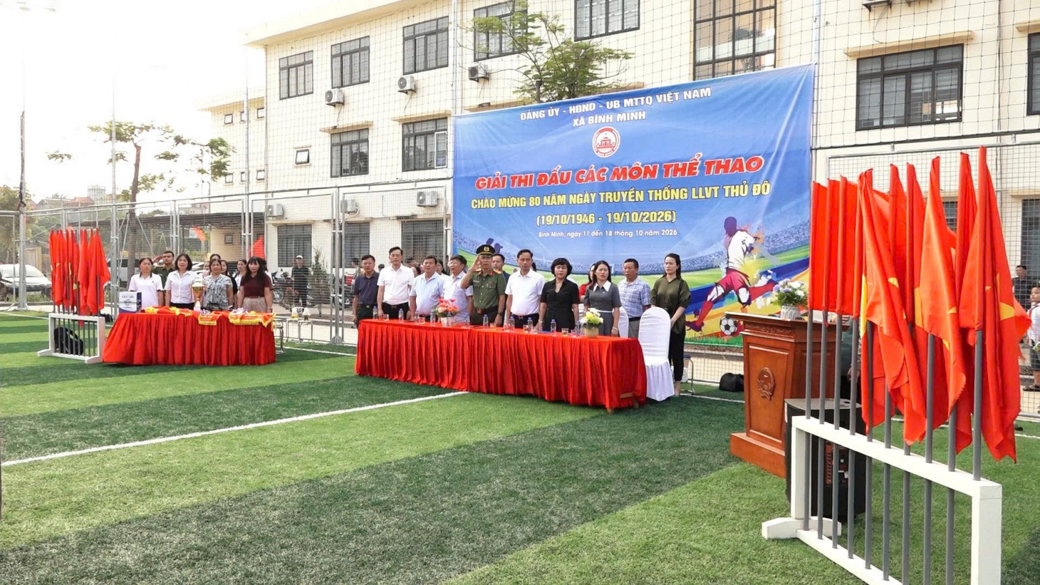 Đoàn đại biểu của xã và các trường trên địa bàn