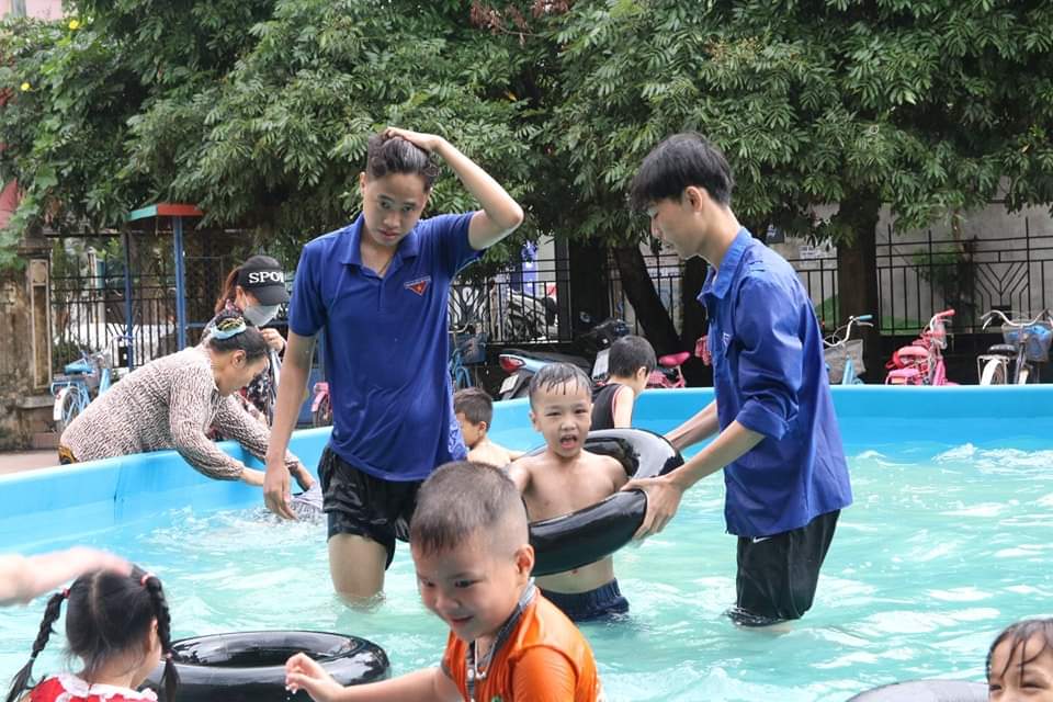 Một góc bể bơi