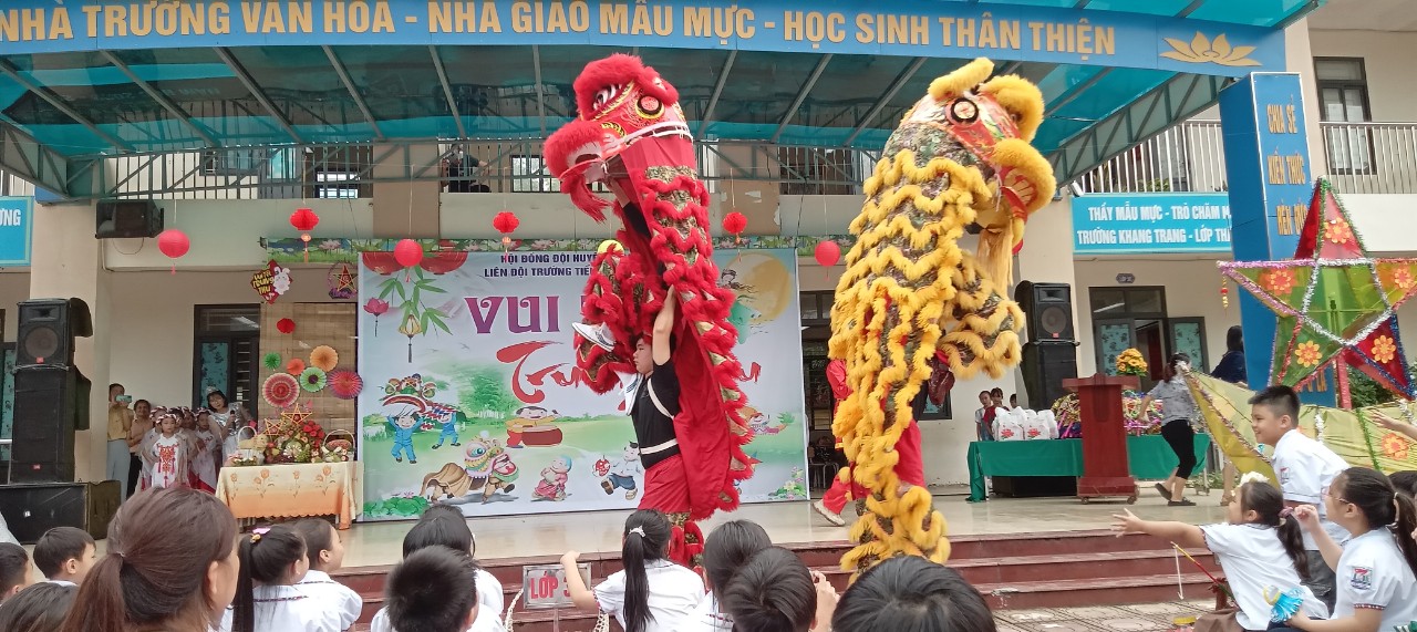 Tiết mục múa lân trong ngày hội