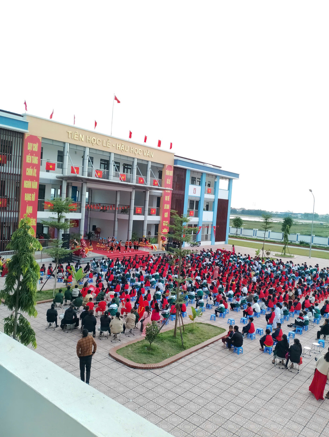 z7242696841776 d1a6374127d402e334a544b89c009650